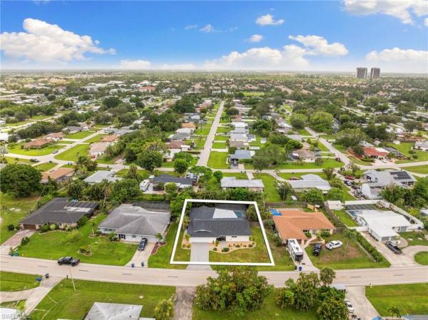 Cypress Lake Country Club Estates, 6779 Overlook Dr, Fort Myers, Florida 33919, image 2