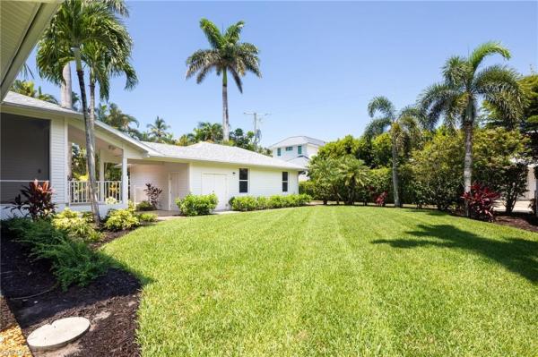 Olde Naples, 155 S 1st Ave, Naples, Florida 34102, image 1