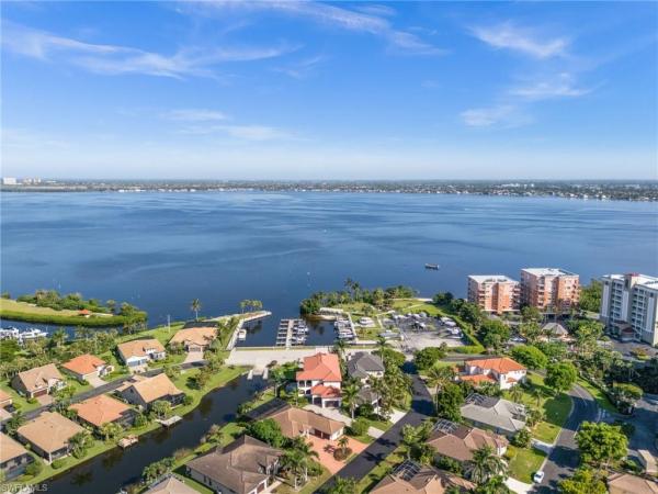 SeaBreeze Shores, 15143 Seabreeze Cove Cir, Fort Myers, Florida 33908, image 1