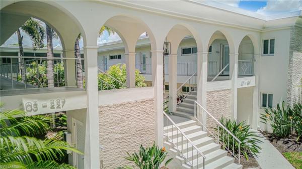 Manor At Olde Naples, 255 S 3rd Ave, Naples, Florida 34102, image 1