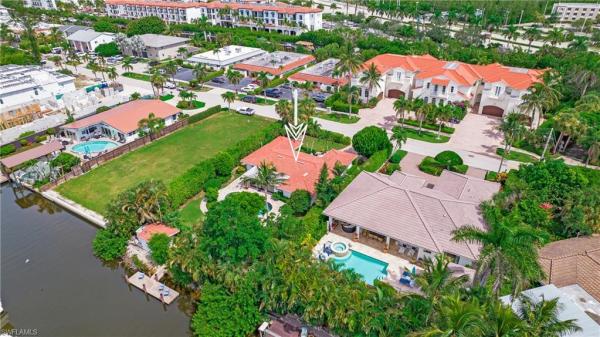 Golden Shores, 1600 Curlew Ave, Naples, Florida 34102, image 2
