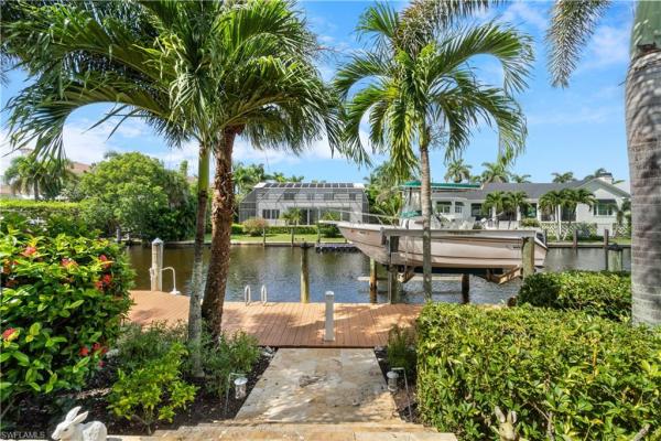 Aqualane Shores, 611 S 18th Ave, Naples, Florida 34102, image 2