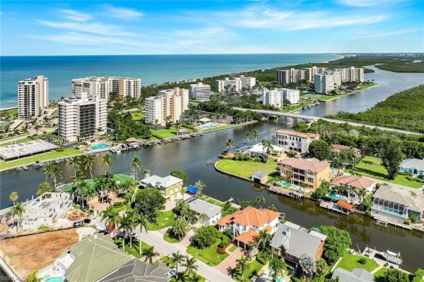 Conners At Vanderbilt Beach, 155 Heron Ave, Naples, Florida 34108, image 2