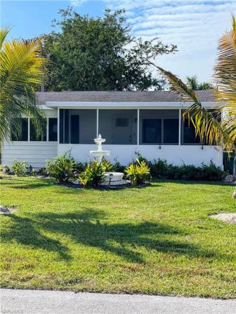 Everglades City Club, 313 N Copeland Ave, Everglades City, Florida 34139, image 1