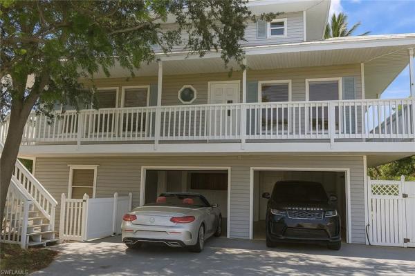 Gulf Shores, 2662 Riverview Dr, Naples, Florida 34112, image 1