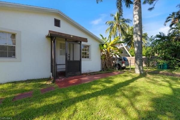 Hallendale, 3024 Woodside Ave, Naples, Florida 34112, image 1