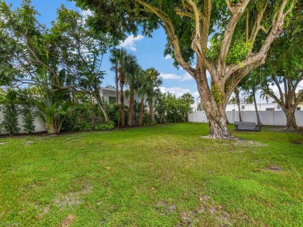 Lake Park, 619 N 10th St, Naples, Florida 34102, image 1