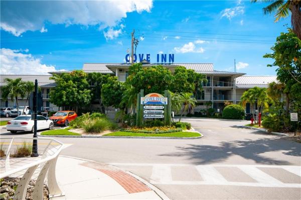 Cove Inn At Olde Naples, 900 S Broad Ave #133/134, Naples, Florida 34102, image 2