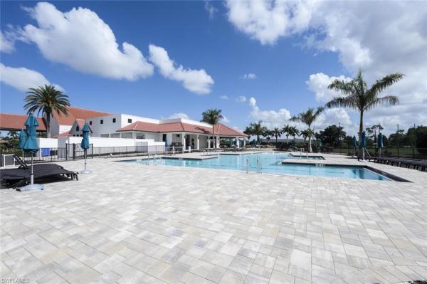 Country Hollow, 457 Country Hollow Ct, Naples, Florida 34104, image 2