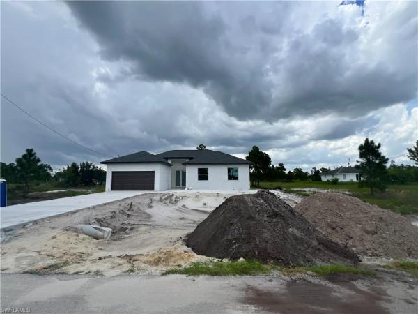 951 Commerce Center, 1037 Chadwick St, Lehigh Acres, Florida 33974, image 1