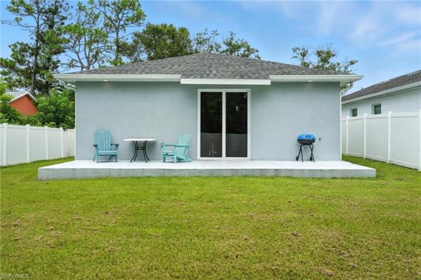 Heitmans, 10140 Carolina St, Bonita Springs, Florida 34135, image 2