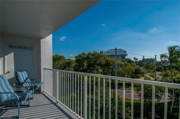 Del Mar Club, 1300 N Gulf Shore Blvd #406, Naples, Florida 34102, image 2