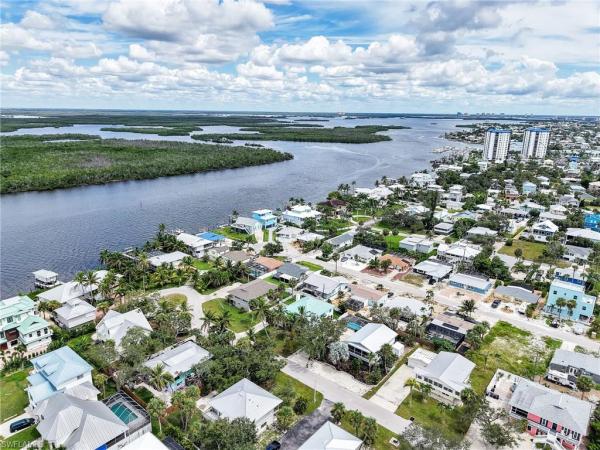 Leilani, 195 Hibiscus Dr, Fort Myers Beach, Florida 33931, image 1