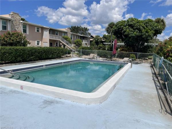 St Andrews Manor At Palm River Estates, 221 E Cypress Way #103, Naples, Florida 34110, image 2