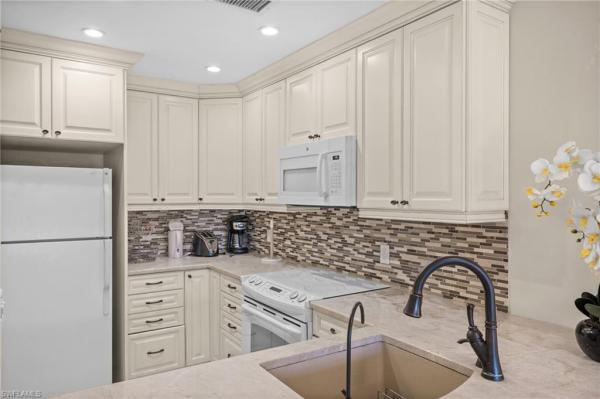 3315 Europa Dr #114, Naples, Florida 34105, image 1