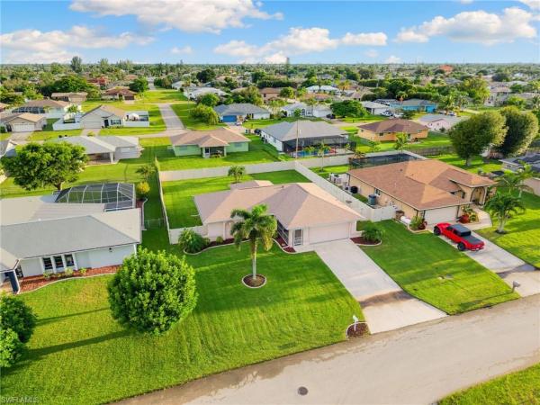 Cape Coral Residential, 222 SE 17th Ter, Cape Coral, Florida 33990, image 2
