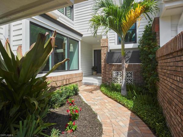 Villas Of Park Shore, 563 Park Shore Dr, Naples, Florida 34103, image 2