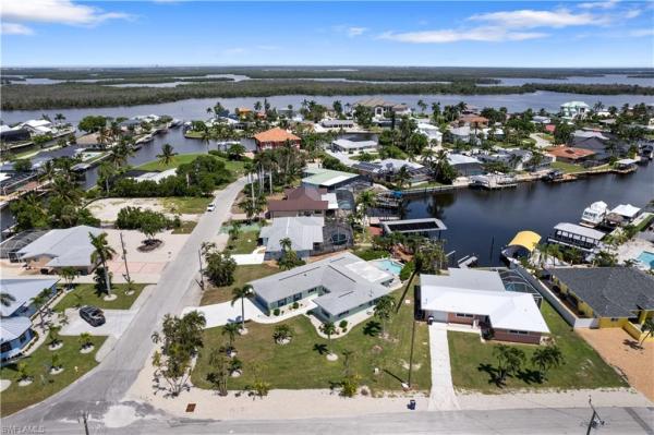 Glenview, 5161 Williams Dr, Fort Myers Beach, Florida 33931, image 3