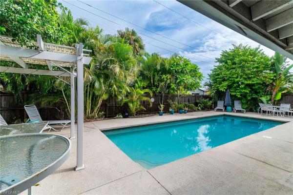Brookside, 1971 Harbor Ln, Naples, Florida 34104, image 2