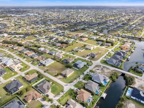 Cape Coral Residential, 2911 SW 25th Pl, Cape Coral, Florida 33914, image 2