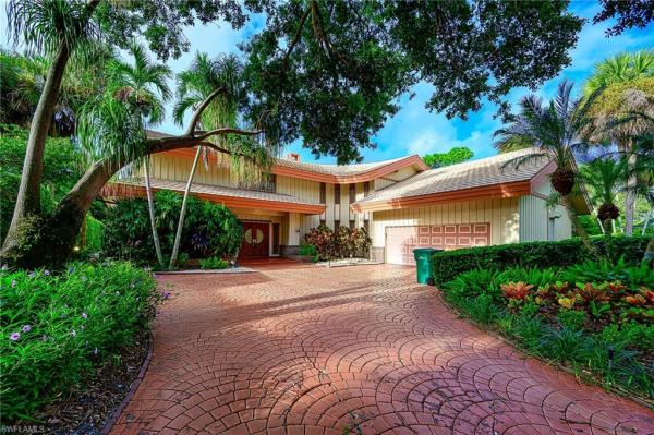 Pelican Bay Woods, 724 Bay Tree Ct, Naples, Florida 34108, image 1