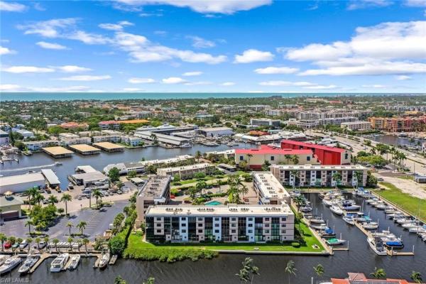 807 River Point Dr, Naples, Florida 34102, image 1