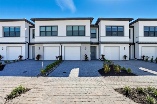 27883 Radiant Ct, Bonita Springs, Florida 34135, image 1
