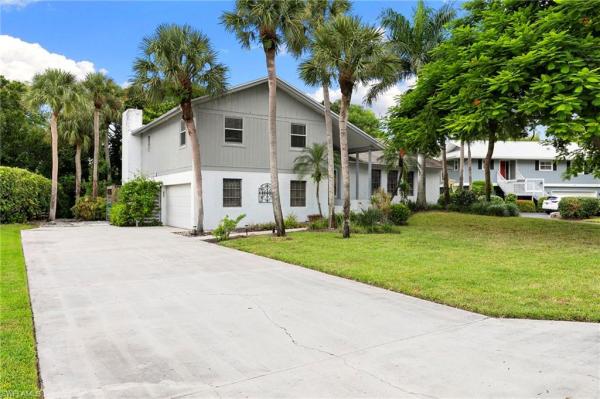 Naples Bath & Tennis Club, 431 Widgeon Pt #12, Naples, Florida 34105, image 2