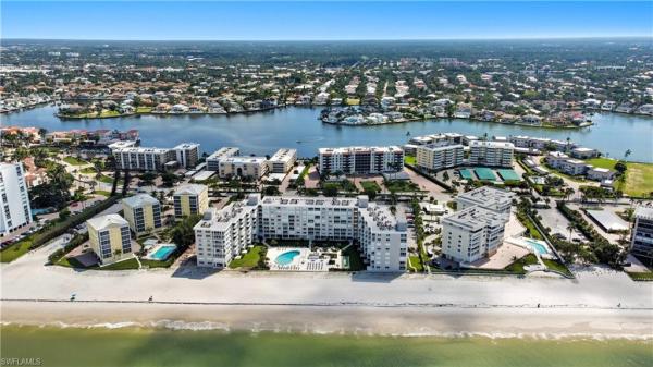 Naples Continental Club, 3443 Gulf Shore Blvd N, Naples, Florida 34103, image 1