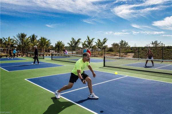 298 E Indies Dr #202, Naples, Florida 34114, image 1