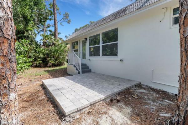 272 Yorkshire Ct #11, Naples, Florida 34112, image 1