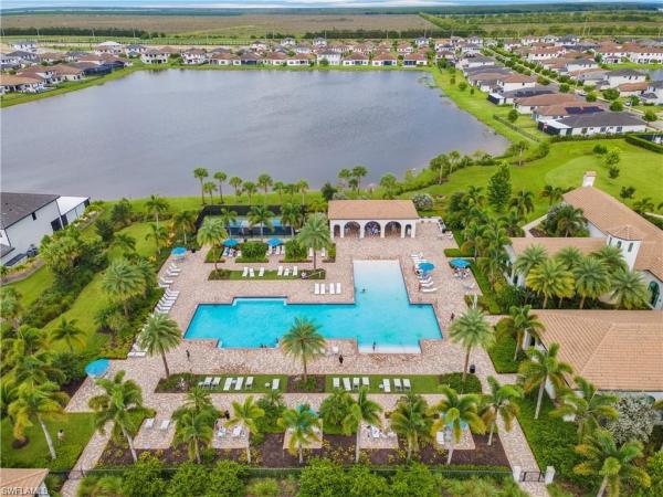 5656 Cerva Ln, Naples, Florida 34142, image 2