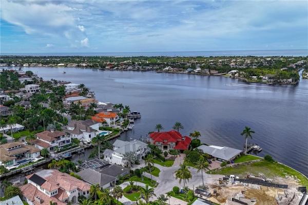 Royal Harbor, 1320 Marlin Dr, Naples, Florida 34102, image 2