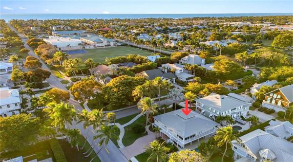 Olde Naples, 877 7th St S, Naples, Florida 34102, image 1