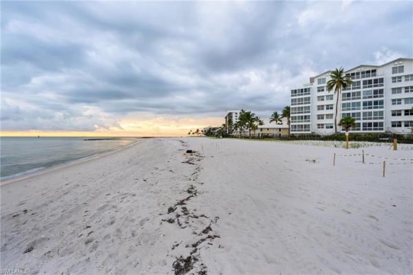 Royal Palm Club, 2121 N Gulf Shore Blvd #305, Naples, Florida 34102, image 2