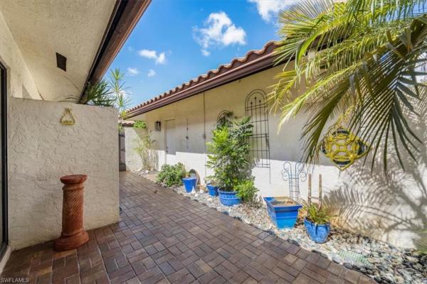 The Villas At Kings Lake, 2102 Buckingham Ln, Naples, Florida 34112, image 1