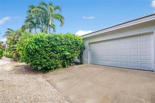 Ridge Lake At Olde Naples, 600 6th Ave N, Naples, Florida 34102, image 1