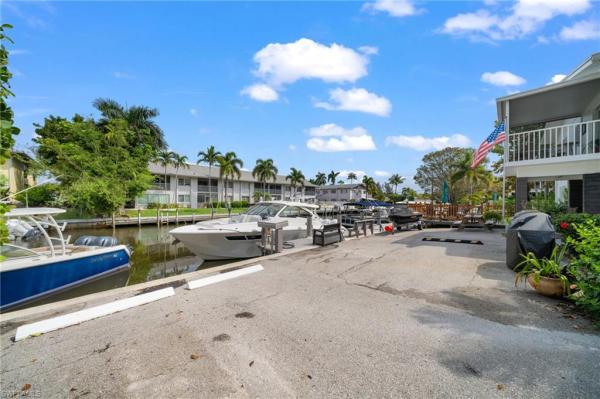 Oyster Bay, 1605 Chesapeake Ave #2, Naples, Florida 34102, image 2