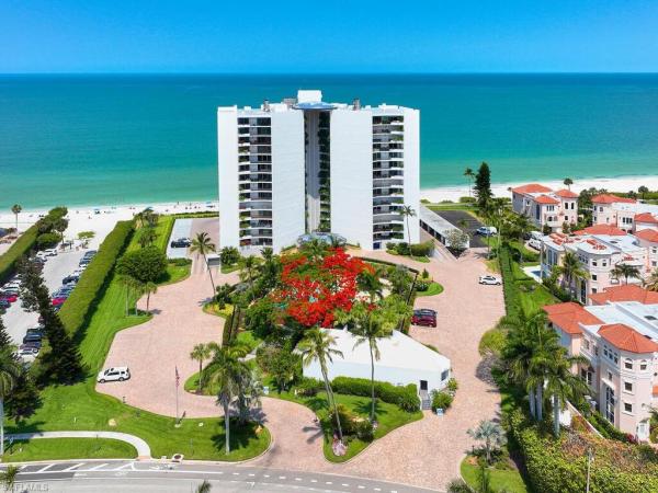 Horizon House At Park Shore, 3951 Gulf Shore Blvd N #201, Naples, Florida 34103, image 2