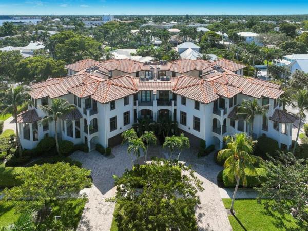 Bella Vita, 692 S 10th Ave #A2, Naples, Florida 34102, image 1