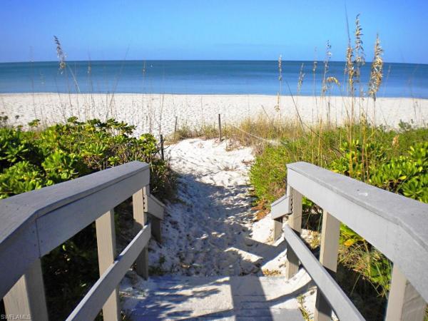 Park Shore, 723 Willowhead Dr, Naples, Florida 34103, image 1
