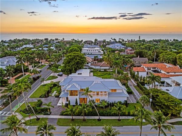 Olde Naples, 285 Central Ave, Naples, Florida 34102, image 3
