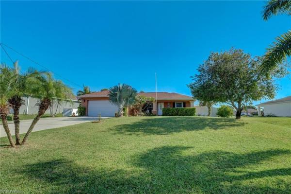 Cape Coral Residential, 3417 W Gator Cir, Cape Coral, Florida 33909, image 2