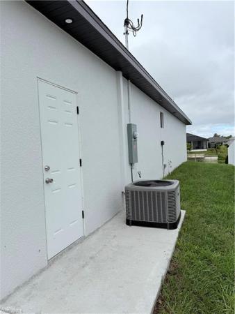 Cape Coral Residential, 912 NE 14th Ave, Cape Coral, Florida 33909, image 2