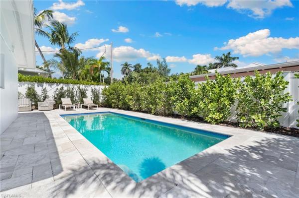 Olde Naples, 725 Central Ave, Naples, Florida 34102, image 3