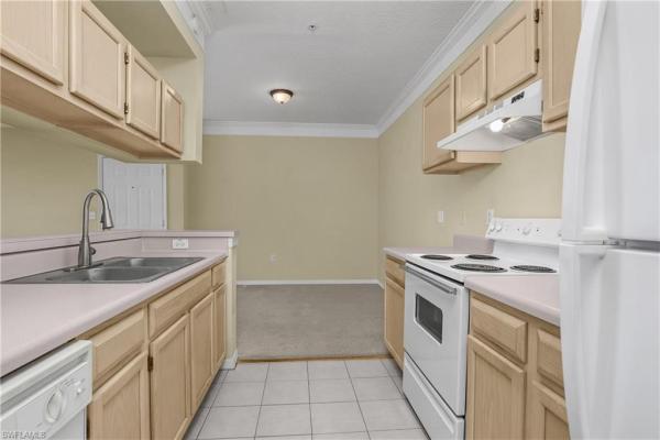 Royal Greens, 11480 Villa Grand #112, Fort Myers, Florida 33913, image 3