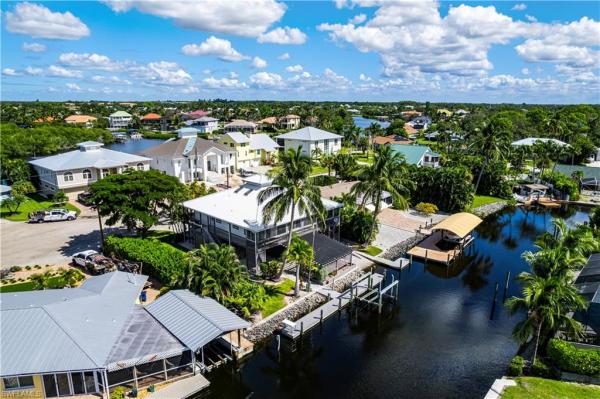 Pirates Cove, 27189 Gasparilla Dr, Bonita Springs, Florida 34135, image 2