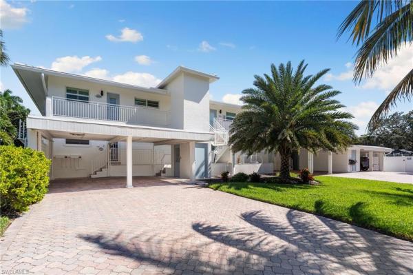 Aqualane Manor At Aqualane Shores, 310 S 14th Ave #310B, Naples, Florida 34102, image 2