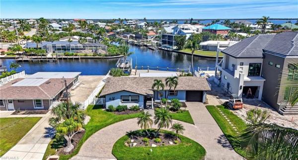 Fairview Isles, 35 Fairview Blvd, Fort Myers Beach, Florida 33931, image 1