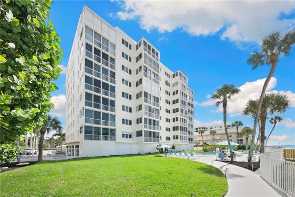 Jamaica Towers, 2885 N Gulf Shore Blvd #304, Naples, Florida 34103, image 3